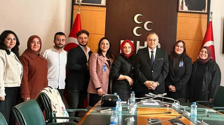 Mülakat mağduru öğretmenlere MHP'den destek