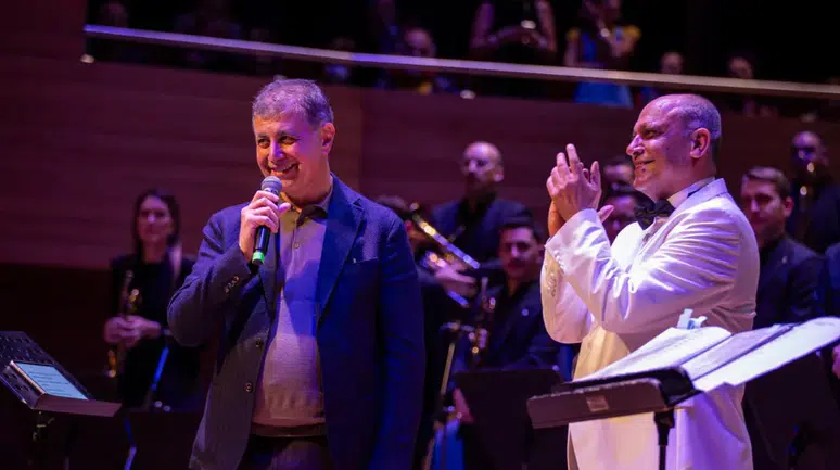 İzmir'de Edip Akbayram ve Volkan Konak anısına unutulmaz konser düzenlendi