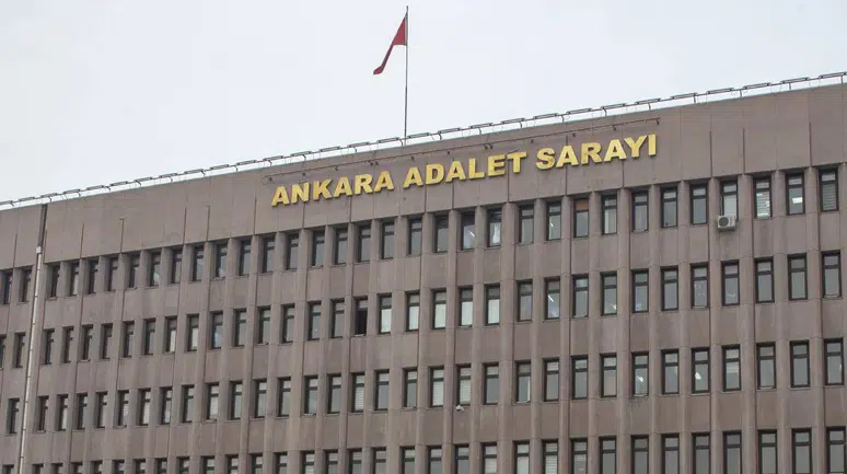 Ankara'da "polis ve savcıyız" diyerek 12 kişiyi 50 milyon TL dolandıran 24 şüpheli tutuklandı