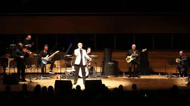 İzmir'de Teyfik Rodos'tan Cem Karaca anısına unutulmaz bir konser deneyimi