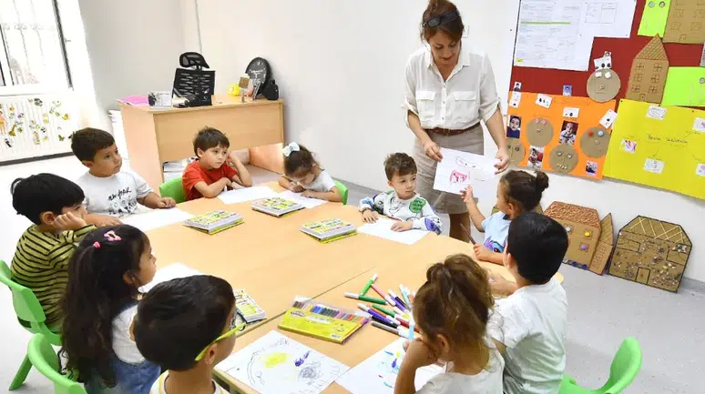 İzmir'de 2025'te hizmetler artıyor; çocuk merkezleri ve karavan parkları genişliyor!