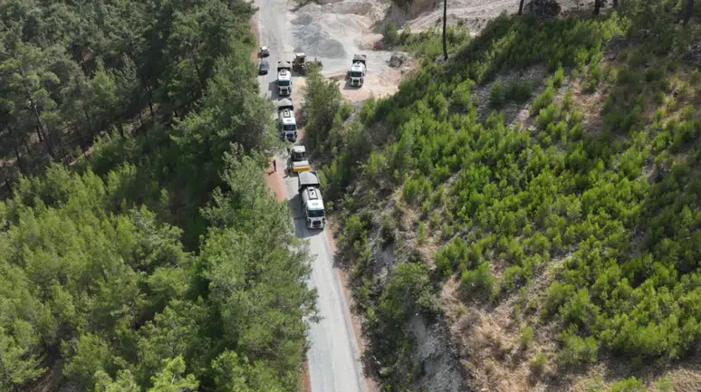 Balıkesir'de 11 km-lik yol yenilendi, vatandaşlar yeniden konforla buluştu