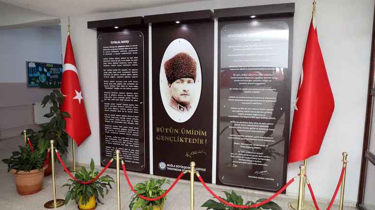 Muğla'da 54 okulda Atatürk büstü ve bakım çalışmalarıyla eğitim koşulları iyileştirildi