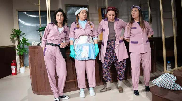 “Mor Şalvar” Karşıyaka’da Sahne Alıyor: Dört Kadının Trajikomik Hikâyesi 19 Şubat’ta Perdede