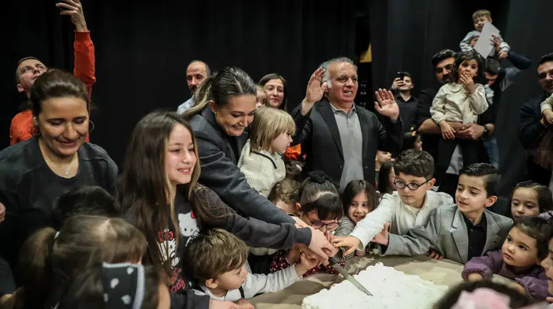Çankaya’da Baba Destek Programı tamamlandı: 60 baba sertifikasını çocuğundan aldı