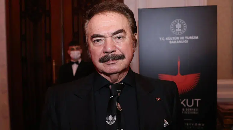 Orhan Gencebay, yüksek ateş sebebiyle hastaneye yatırıldı; koronavirüs şüphesi taşınıyor