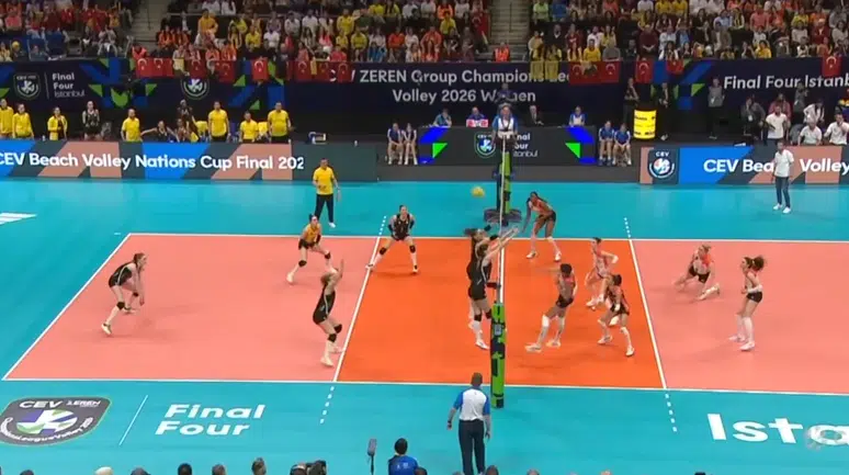 VakıfBank, CEV finalinde Eczacıbaşı’nı 3-1 mağlup ederek kupaya uzandı