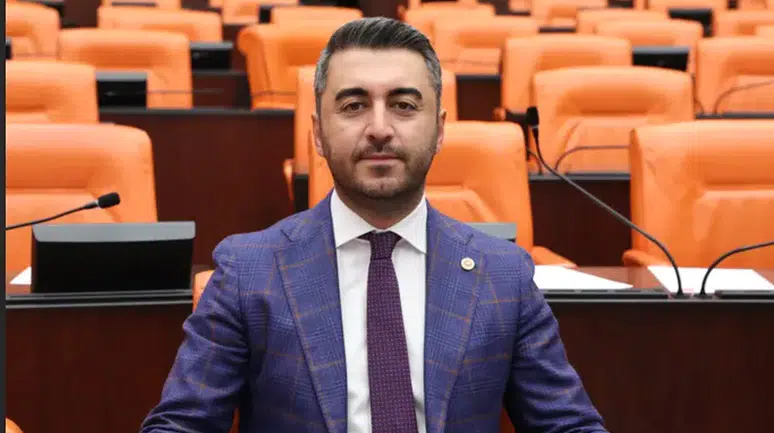 Cem Avşar, Türkiye'deki riskli yapı stoku için Meclis'te soru önergesi verdi