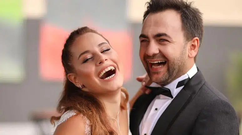Aslı İnandık’a Reklamcı Sevgilisinden Romantik Evlilik Teklifi!