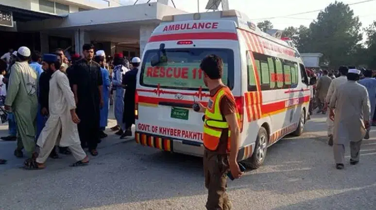 Pakistan’da polis karakolu önünde intihar saldırısı: 14 kişi hayatını kaybetti