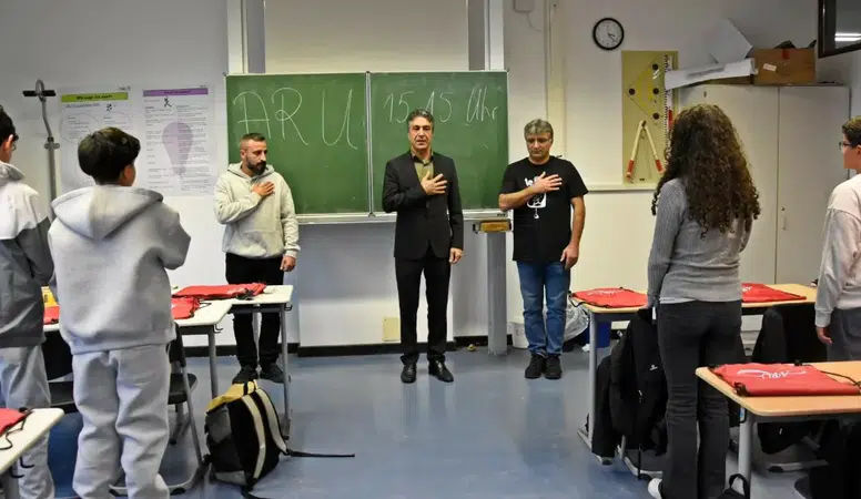 Berlin'de İlk Alevilik Dersi Gülbenk Duası ile Başladı