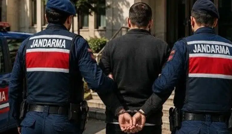 İzmir'de FETÖ operasyonunda 21 şüpheli yakalandı, 5'i firarda!