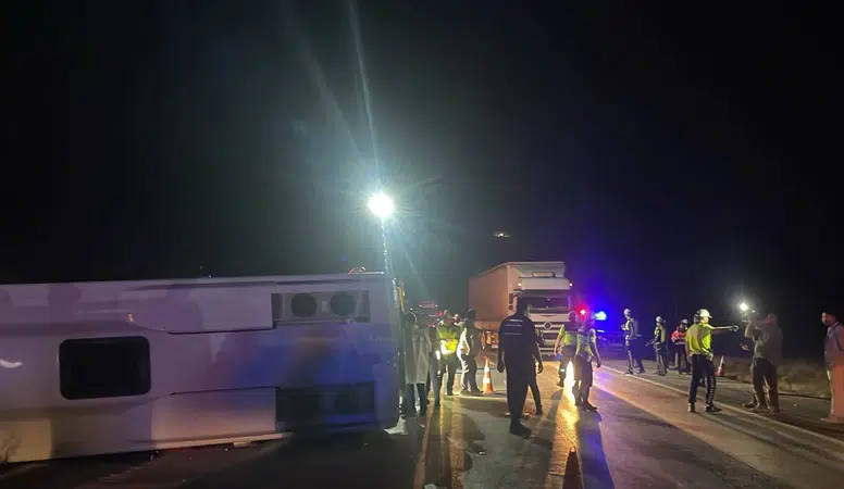 Gaziantep'te Otobüs ve Araç Çarpıştı: 7 Ölü, 13 Yaralı