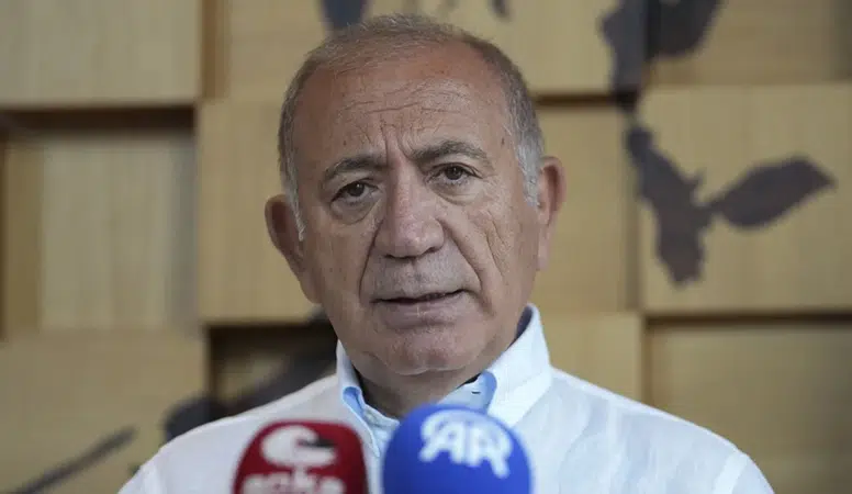 CHP İstanbul Kongresi'nde tedbir kararı kaldırıldı, Gürsel Tekin'in görevi sona erdi