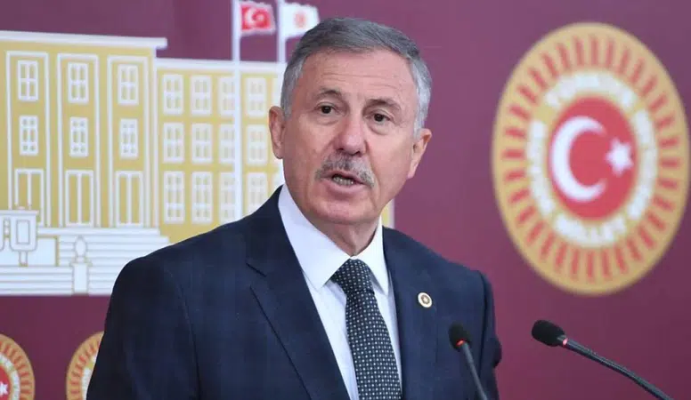 Selçuk Özdağ'dan fon krizi yorumu: Af dileyenler ceza almaktan kurtuluyor!