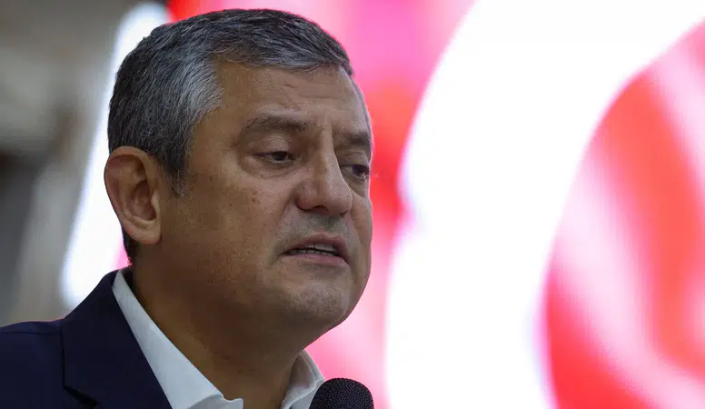 Özgür Özel, iktidar hedeflerini Kırıkkale'de açıkladı: "Adaletle devleti buluşturmaya geliyoruz"