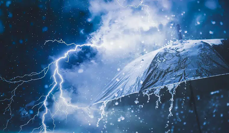 Meteoroloji'den 7 İl ve Çevresine Kuvvetli Sağanak Uyarısı: Sel ve Hortum Riski!