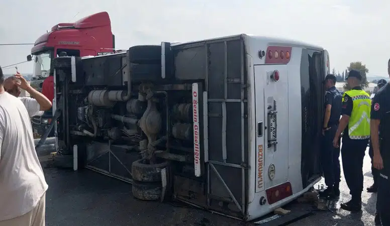 Antalya-Isparta yolunda yolcu midibüsü devrildi! 17 yaralı, 1 kişinin durumu ağır