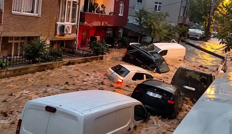 Sel Felaketinde Can Kaybı 8'e Yükseldi! İstanbul ve Kocaeli'den Peş Peşe Acı Haberler