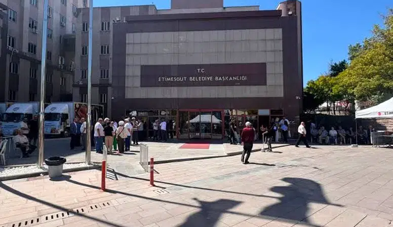 Etimesgut Belediyesi'nde usulsüzlük soruşturmasında 25 şüpheli gözaltında