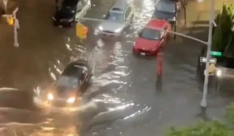 İstanbul'daki Selden Acı Haber! Fatih'te Elektrik Akımına Kapılan 14 Yaşındaki Çocuk Hayatını Kaybetti