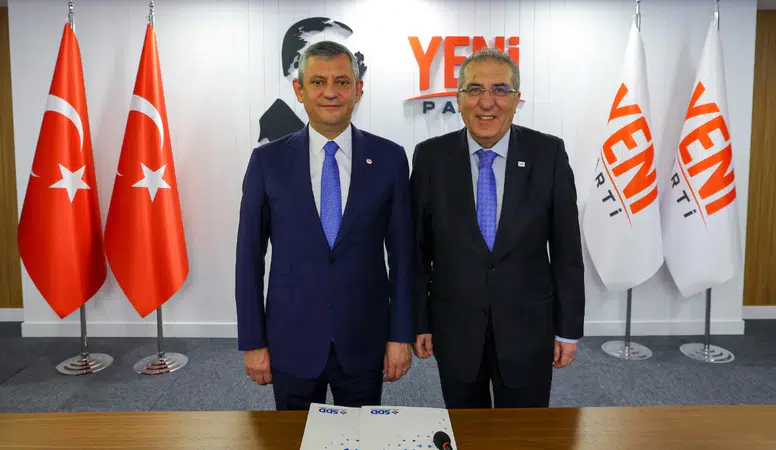 Kılıçdaroğlu’nu ihraç eden Sosyal Demokrasi Derneği, YENİ Parti ile iş birliği protokolü imzaladı