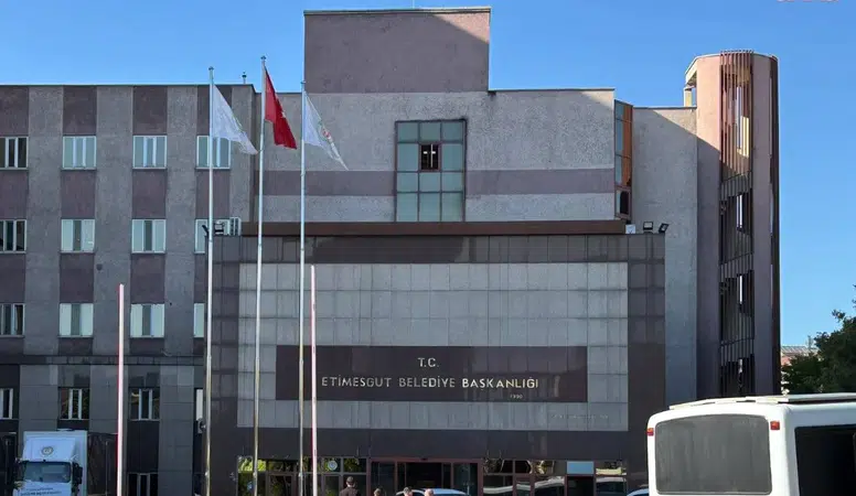 Etimesgut Belediyesinde usulsüzlük iddialarıyla 7 kişi tutuklandı