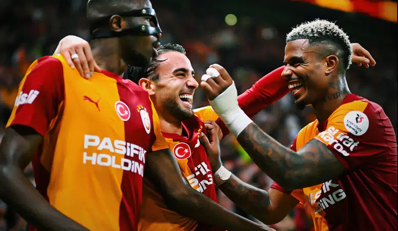 Galatasaray derbide Fenerbahçe’yi 2-1 yendi: Osimhen attı, liderlik geri geldi