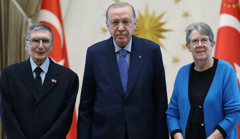 Erdoğan, Nobel ödüllü Prof. Dr. Aziz Sancar'ı Cumhurbaşkanlığı'nda kabul etti
