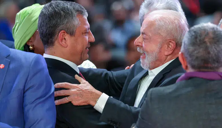 Özgür Özel'den Lula ve Sırp gençlere tebrik: "Demokrasi dersi verildi"