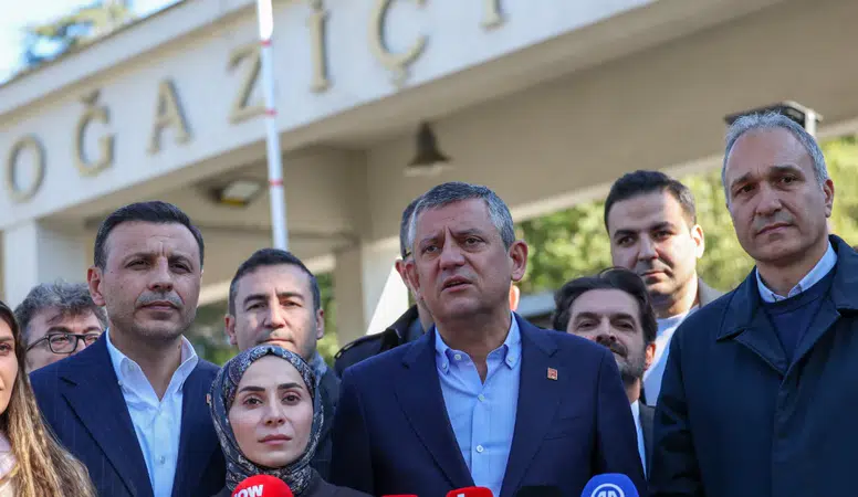 Özgür Özel'den Boğaziçi'nde Sert Erdoğan Eleştirisi: "O Ziyaret Kara Mizahtı, YÖK'ü Tamamen Kaldıracağız!"