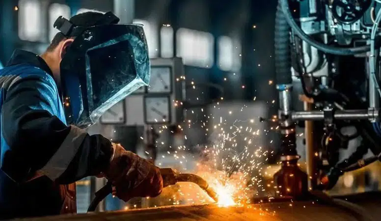 Sanayi Üretimi Aralık 2025'te Yıllık Bazda Yüzde 2,1 Düştü