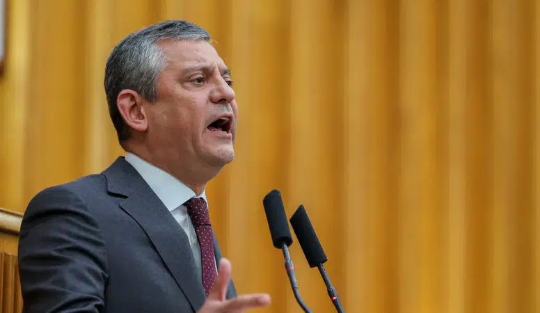 Özgür Özel: "Tayyip Bey gidecek, bu sofraya tekrar bereket gelecek"