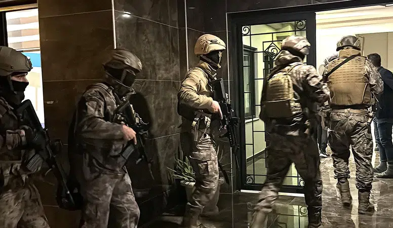 İstanbul’da IŞİD operasyonu: 9 şüpheli gözaltında, 1 firari aranıyor