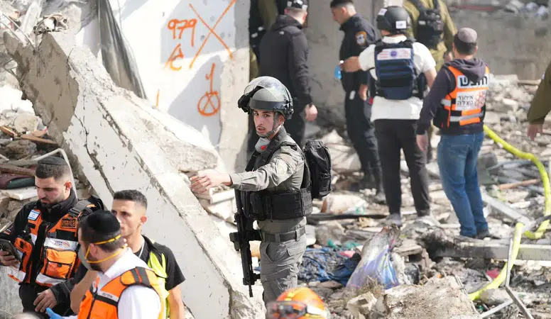 İran füzesinin İsrail'e saldırısında 8 ölü, 20 yaralı