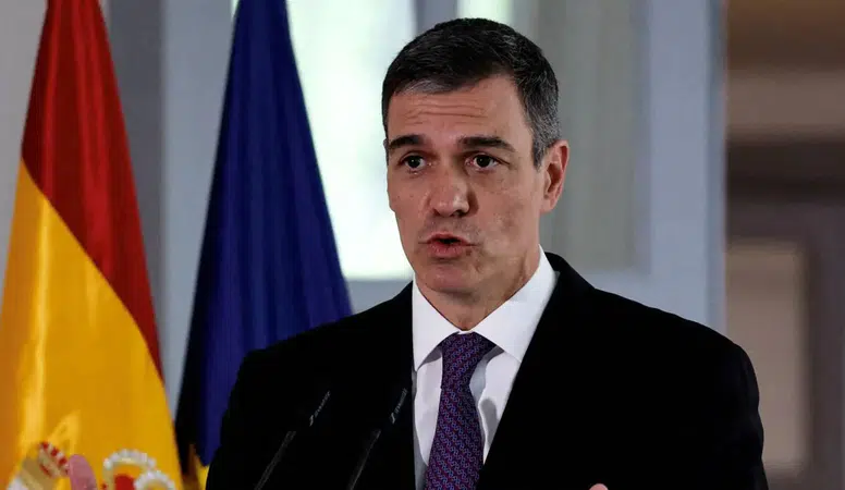 Sanchez'den Trump'a sert yanıt: "Savaşa hayır, uluslararası hukuka saygı"