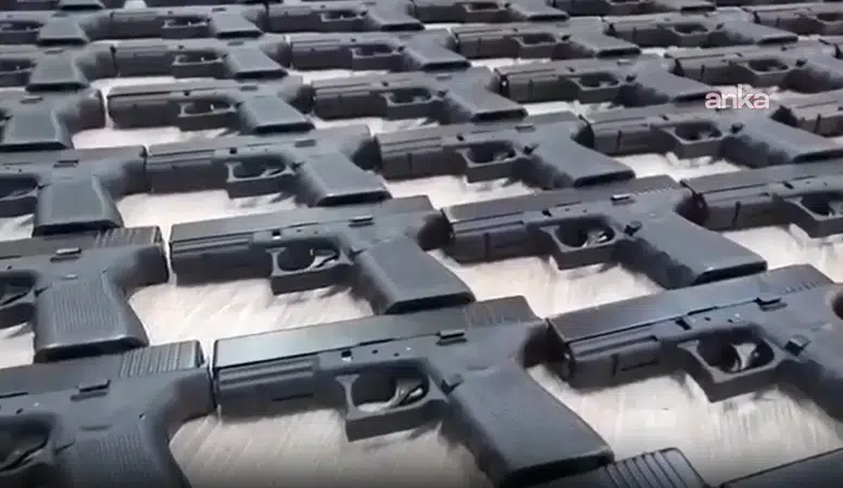 İstanbul ve Adana’da silah operasyonu: 1107 ruhsatsız tabanca ele geçirildi, 5 şüpheli yakalandı