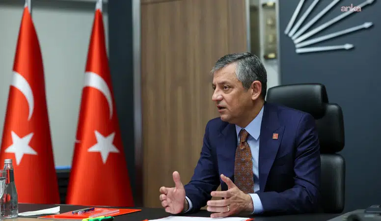 Özgür Özel’den Demokrasi ve Hukuk Devleti Mesajı: “Türkiye İçin Mücadelemiz Sürecek”