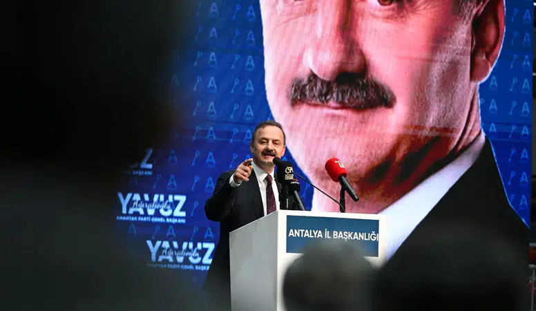Yavuz Ağıralioğlu’ndan Antalya’da sert mesaj: “Dışarıdan devletimize parmak sallandı mı bir ve beraberiz”
