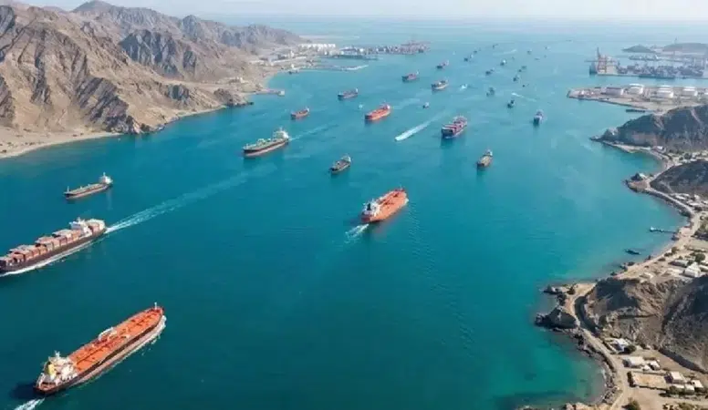 Hürmüz Boğazı’nda abluka gerilimi: Çin tankerleri geçiş yaptı, enerji piyasaları sarsılıyor