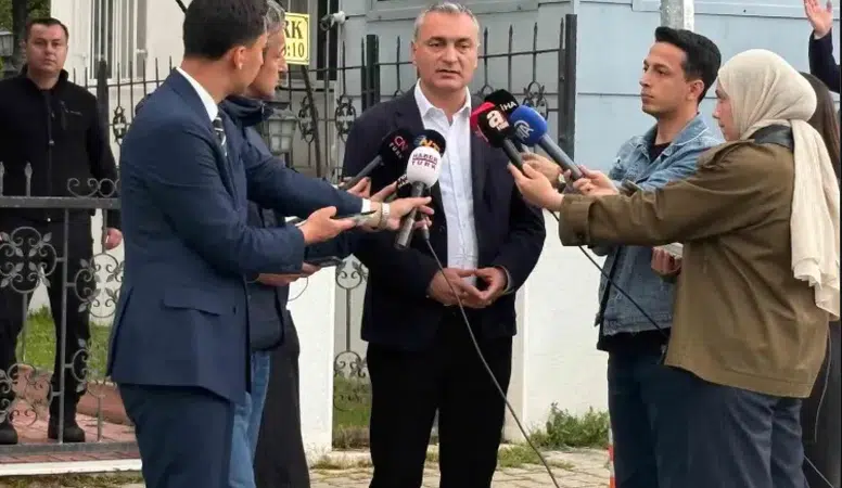 Müslim Sarı’dan Özgür Özel’in çağrısına yanıt: “Yol haritası bellidir”