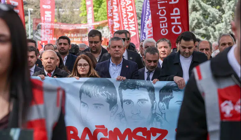 Özgür Özel, Deniz Gezmiş ve arkadaşlarını andı: “Hatıraları önünde saygıyla eğiliyoruz”