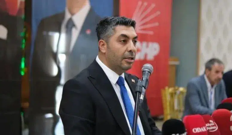 CHP, Burcu Köksal'a yakın o başkanı görevden aldı