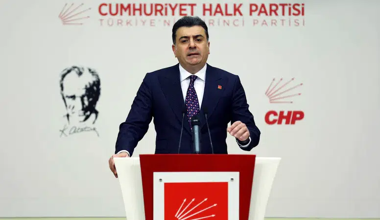 CHP Sözcüsü Zeynel Emre’den ekonomi ve yargı çıkışı: “Halk yoksullaşırken bir avuç elit zenginleşiyor”