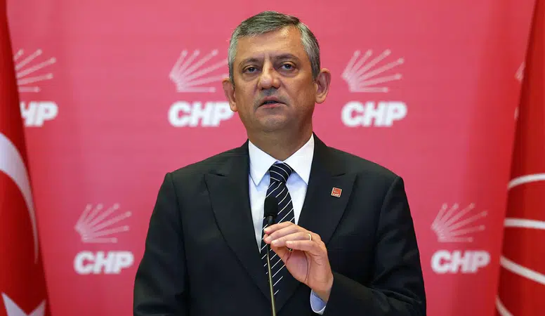 CHP Lideri Özgür Özel'den 14 Mayıs Eczacılık Günü'nde meslektaşlarını kutladı