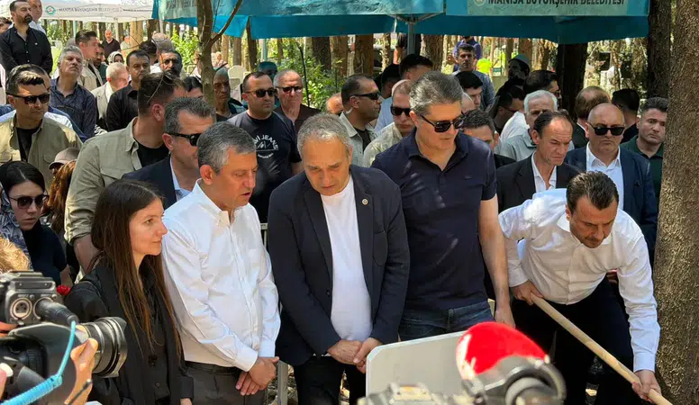 Özgür Özel’in amcası Necati Özel son yolculuğuna uğurlandı