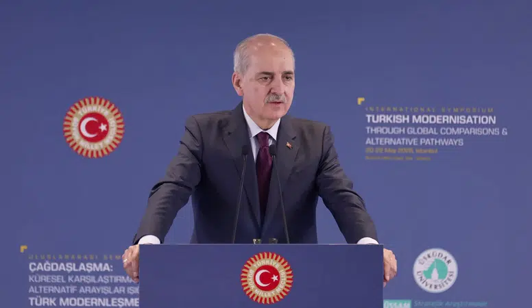 Numan Kurtulmuş’tan Demokrasi Mesajı: “Demokrasiyi Göz Bebeğimiz Gibi Korumalıyız”