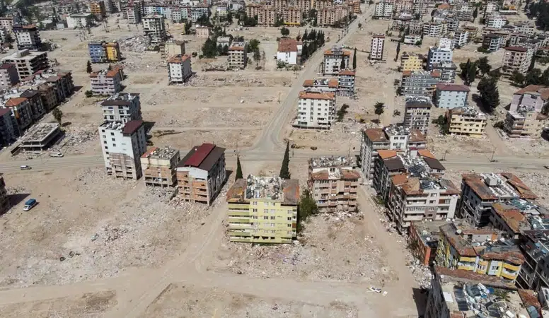 Hatay’daki deprem mağduriyetleri Meclis gündeminde: “Kira yardımı evler teslim edilene kadar sürmeli”