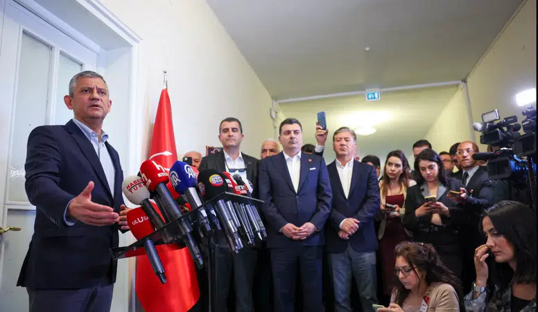Özgür Özel'den Kılıçdaroğlu'na Sert Mesaj: “O Kürsüyü Atanmış Birisine Bırakmayız”