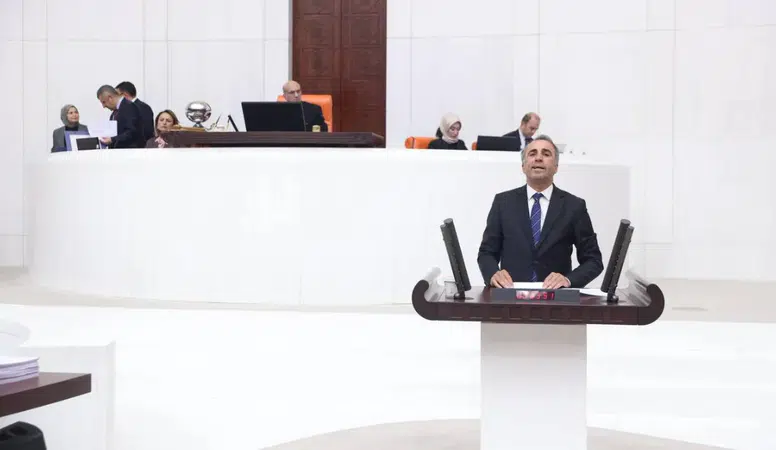 İstanbul Milletvekili Celal Fırat’tan Tokat’taki Köy Yolu İçin Soru Önergesi